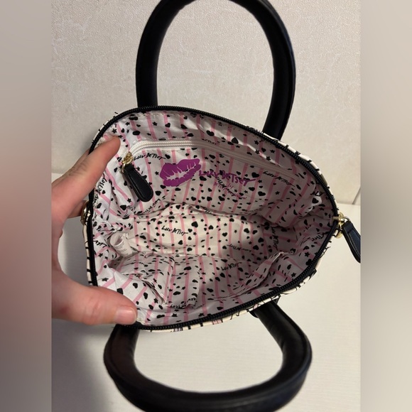 Luv by Betsy Johnson handbag (missing shoulder strap) EUC Clean inside and out - Picture 5 of 6